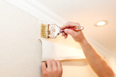 Pose de papier peint à Réquista — revêtements muraux et toiles de verre